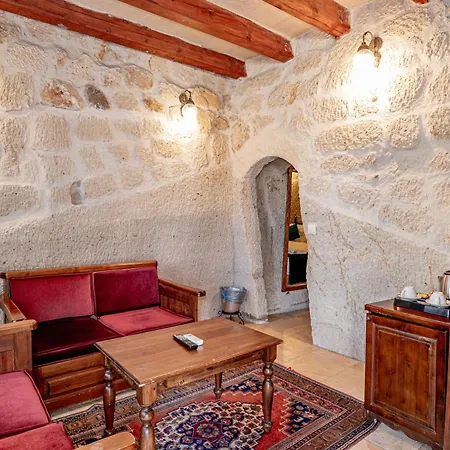 Готель Elegance Cave & Restaurant 2*