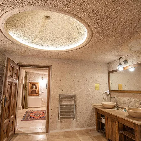 Готель Elegance Cave & Restaurant