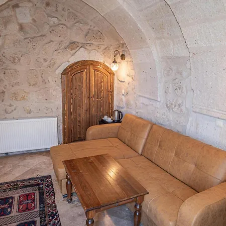 Elegance Cave & Restaurant