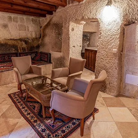 Готель Elegance Cave & Restaurant 2*