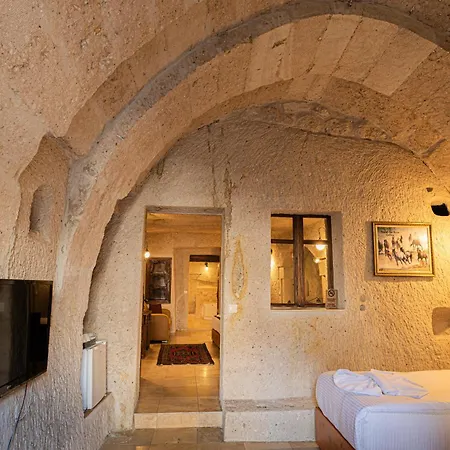 Elegance Cave & Restaurant Готель