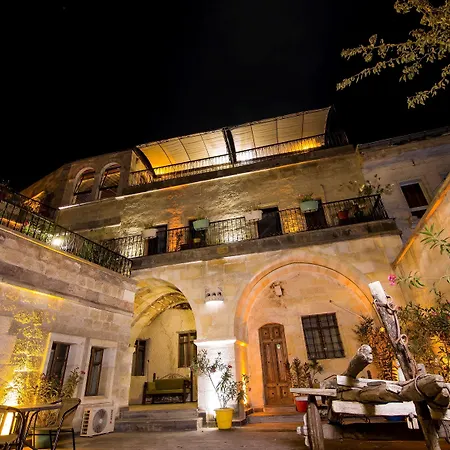 Elegance Cave & Restaurant ホテル 4*