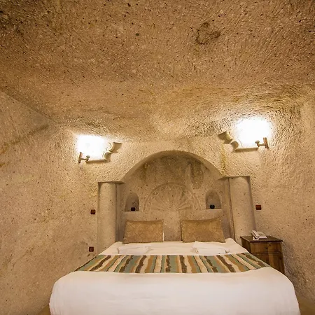 Elegance Cave & Restaurant Готель